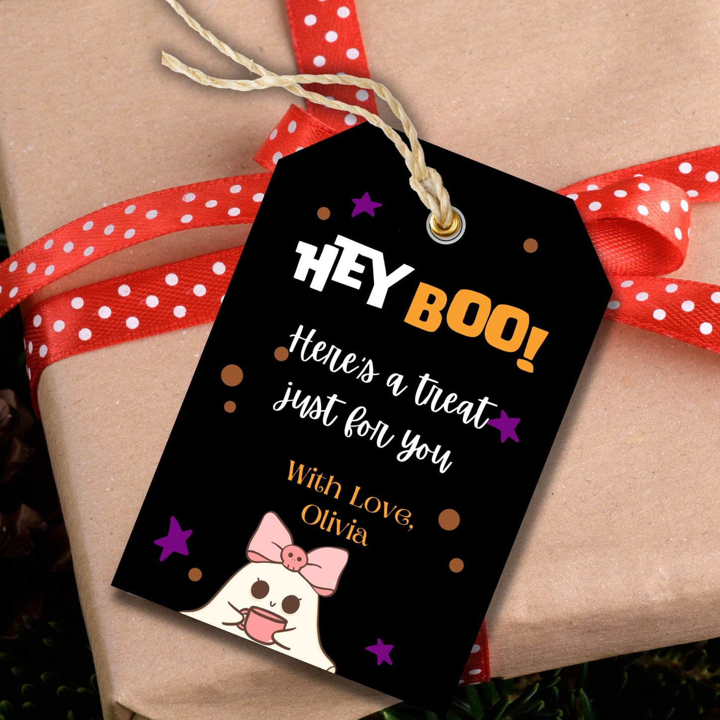 "Hey Boo" Halloween printable tag showcased on a brown gift box.