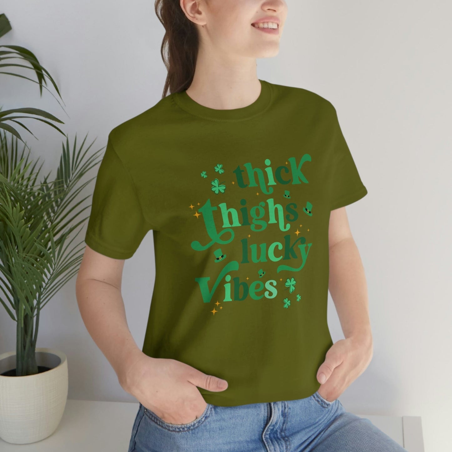 2023 Unisex Thick Thigh Lucky Vibes St Patricks Day Funny Irish Graphic T-Shirt